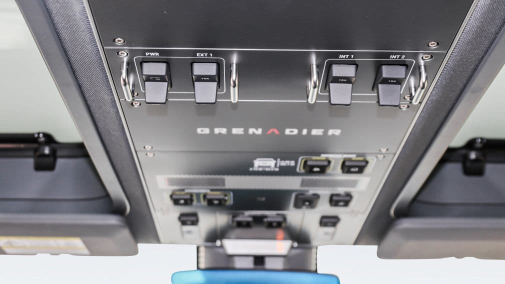 INEOS Grenadier Black Edition 2026 — photo 18