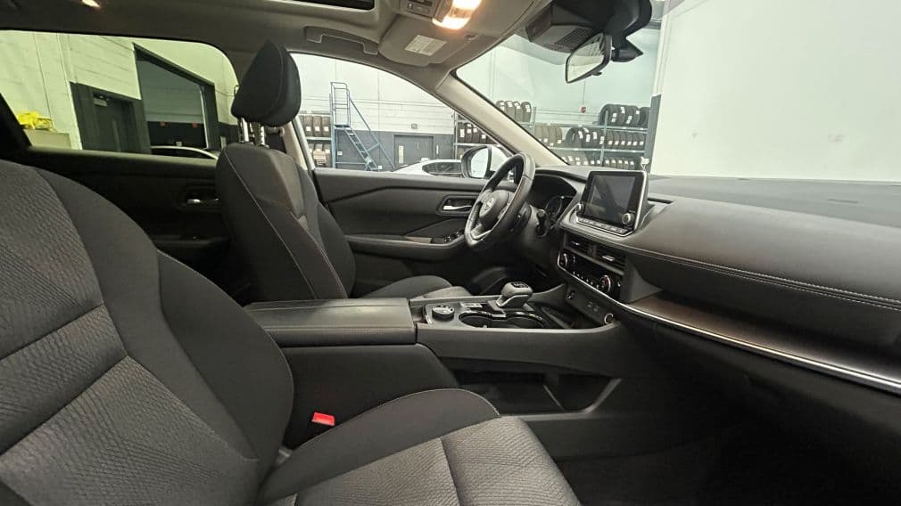 Nissan Rogue SV Moonroof 2024 — photo 9