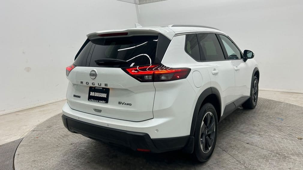 Nissan Rogue SV Moonroof 2024 — photo 5