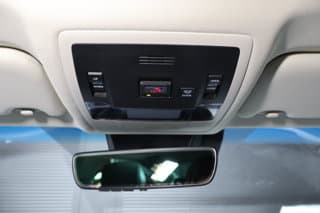Lexus ES 300h 4-door Mid-Size Passenger Car 2025 — photo 23