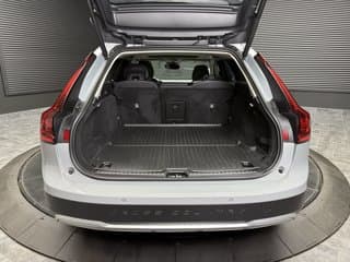 Volvo V90 Cross Country Mid-Size Wagon 2024 — photo 5