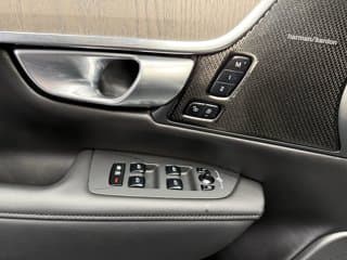 Volvo V90 Cross Country Mid-Size Wagon 2024 — photo 15