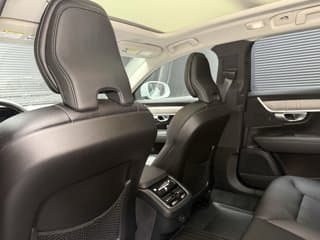 Volvo V90 Cross Country Mid-Size Wagon 2024 — photo 25