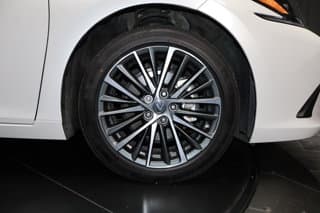 Lexus ES 300h 4-door Mid-Size Passenger Car 2025 — photo 10