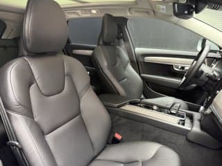 Volvo V90 Cross Country Mid-Size Wagon 2024 — photo 12