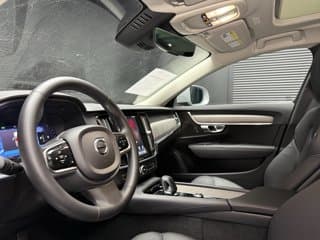 Volvo V90 Cross Country Mid-Size Wagon 2024 — photo 13