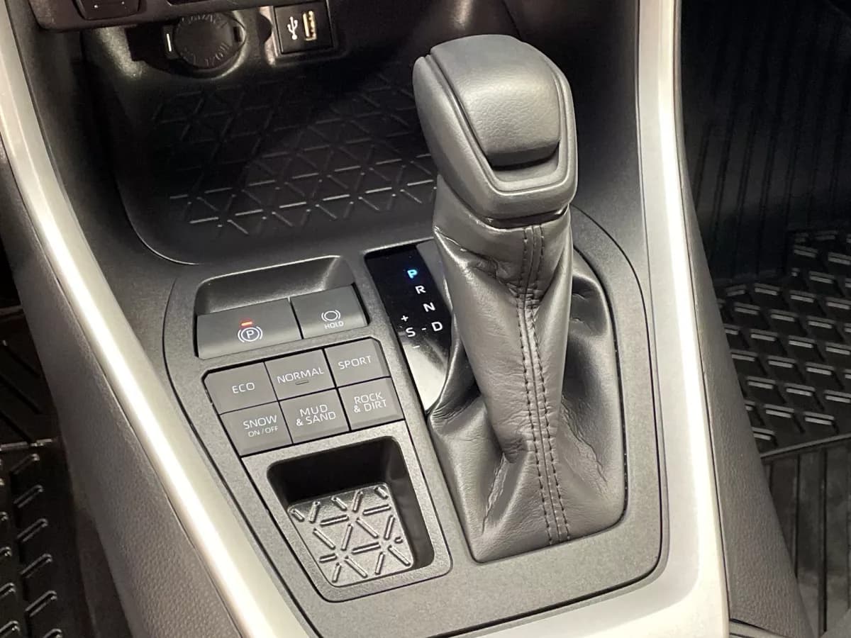 Toyota RAV4 2025 — photo 21