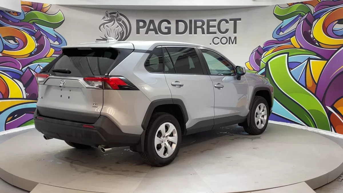 Toyota RAV4 2025 — photo 8