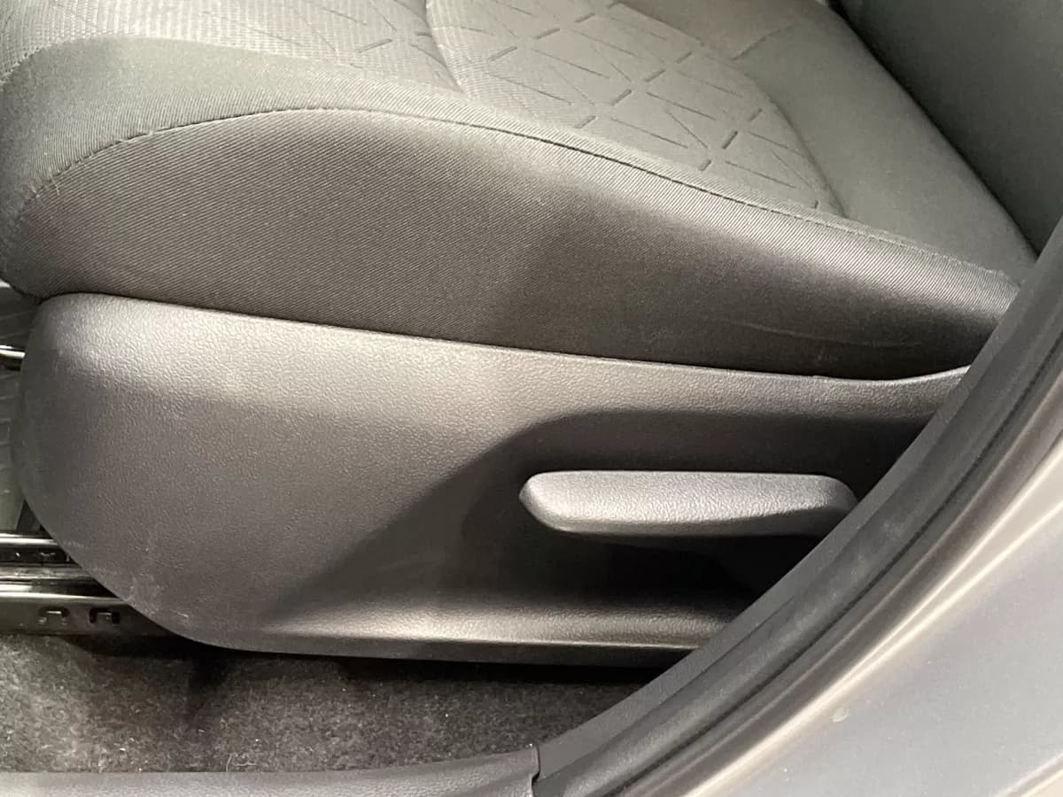 Toyota RAV4 2025 — photo 14