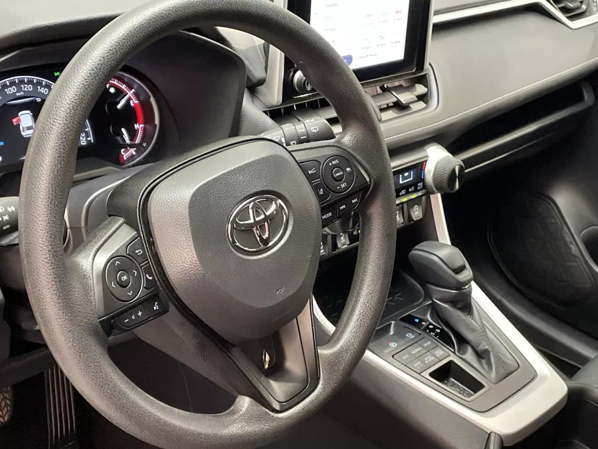 Toyota RAV4 2025 — photo 11