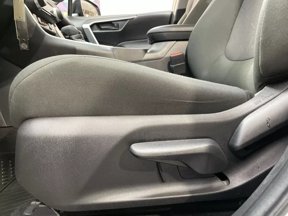 Toyota RAV4 2025 — photo 14