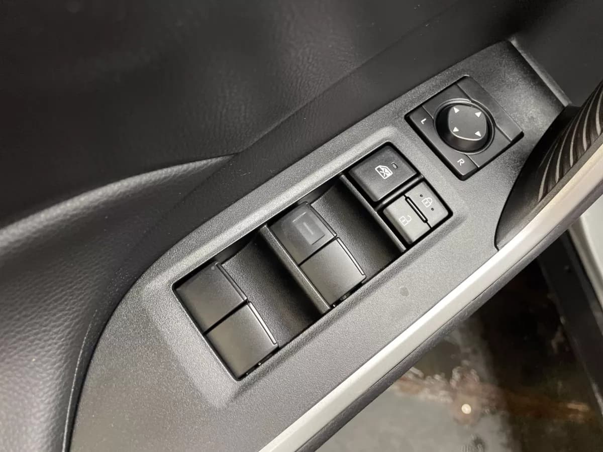 Toyota RAV4 2025 — photo 15