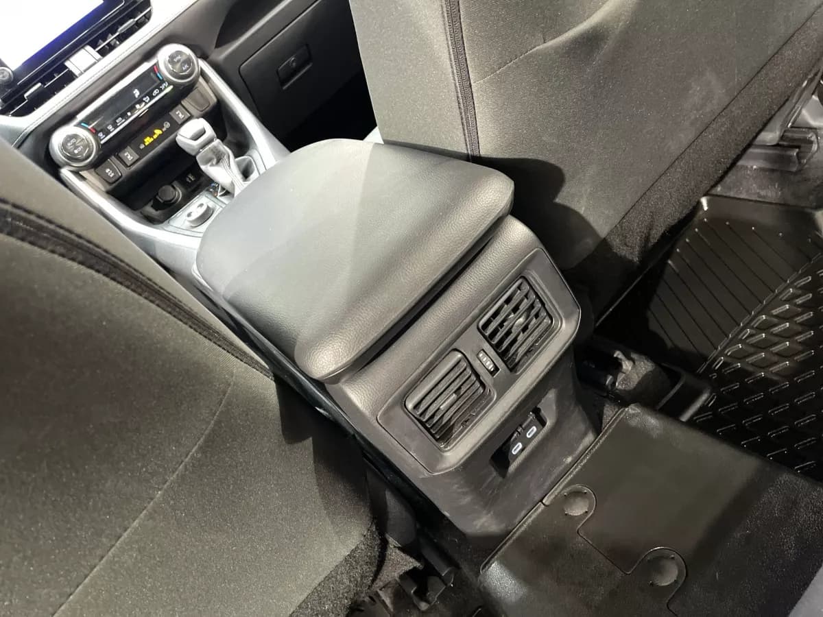 Toyota RAV4 2025 — photo 23