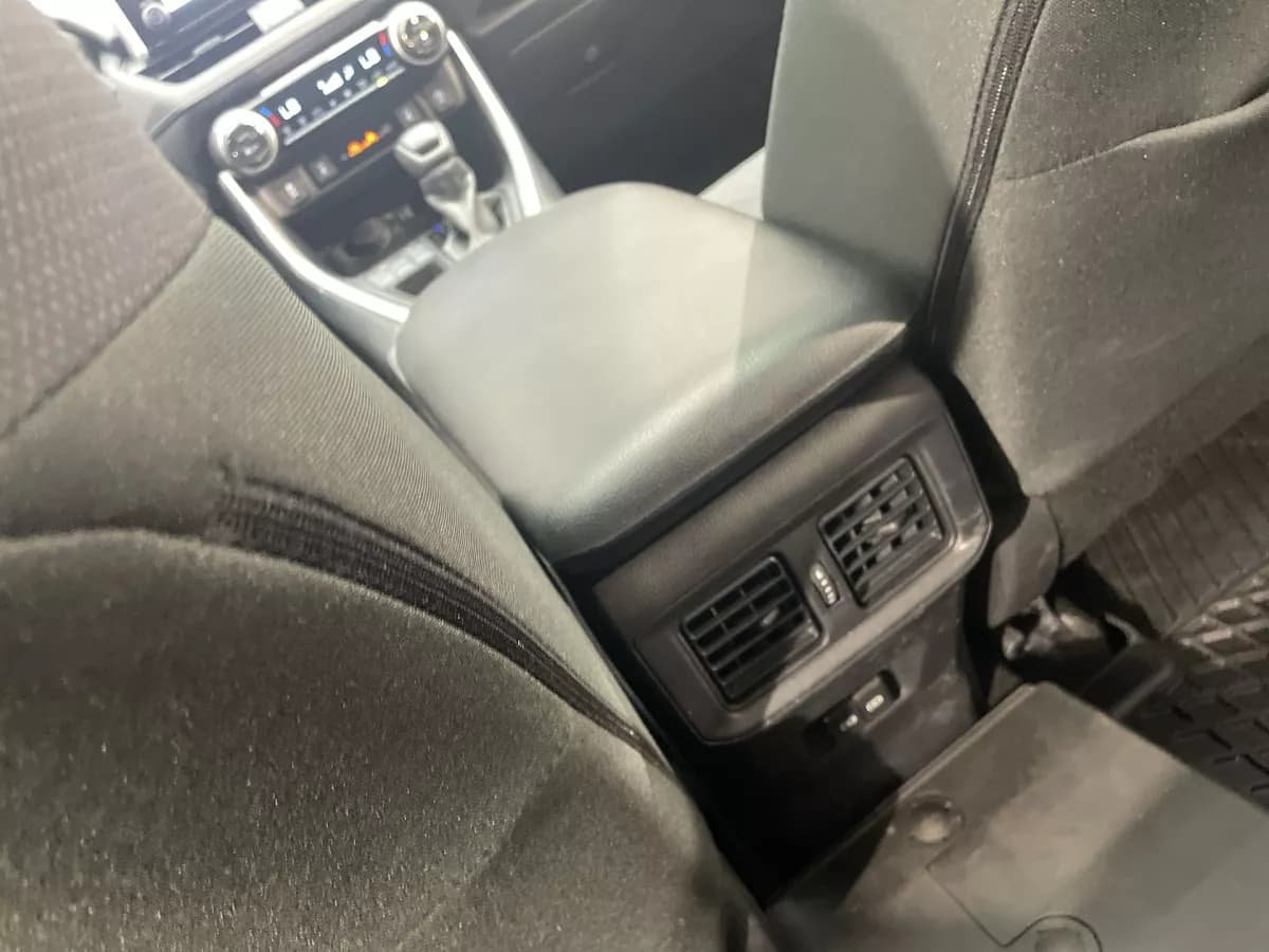 Toyota RAV4 2025 — photo 24