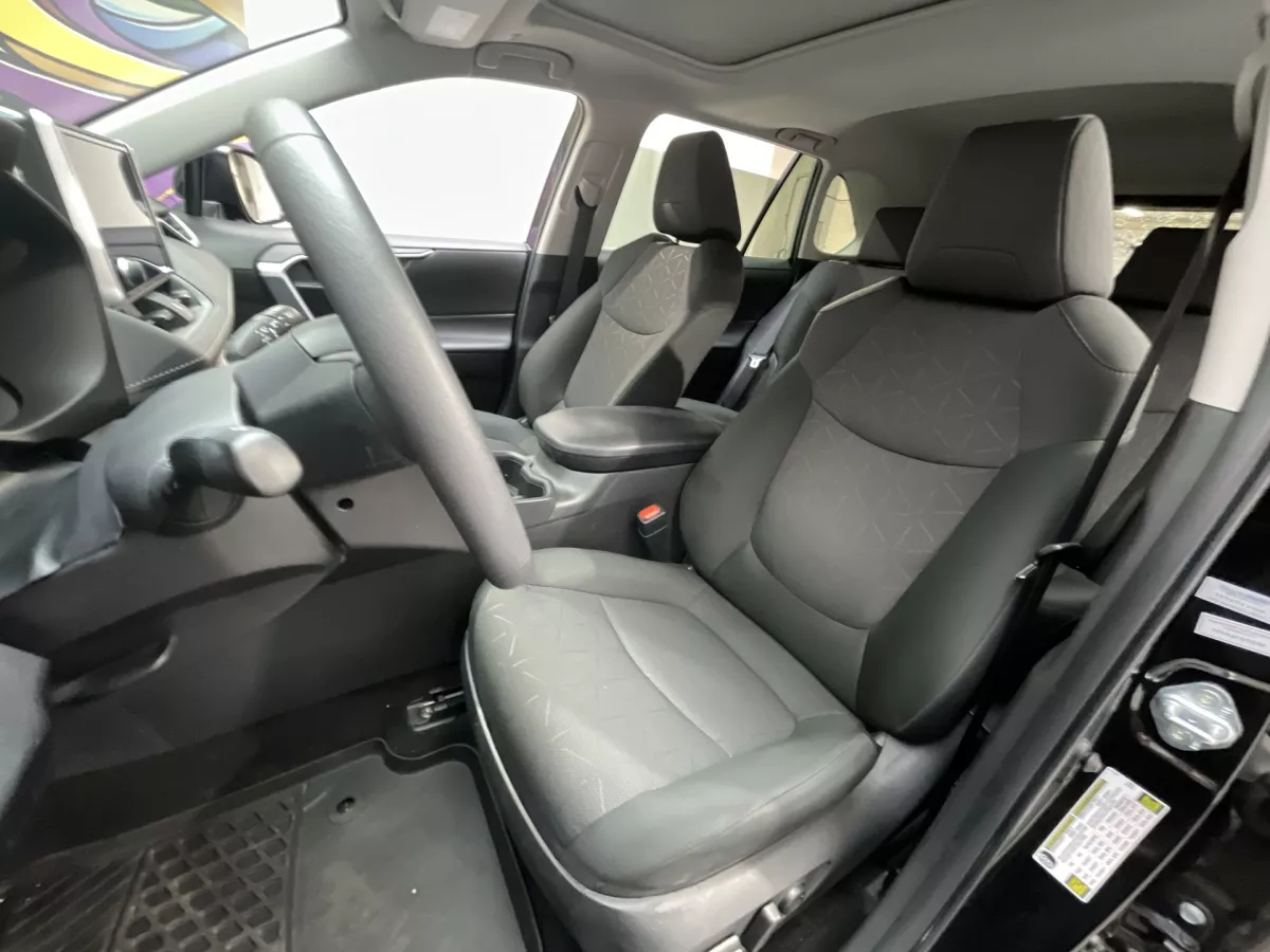 Toyota RAV4 2025 — photo 13