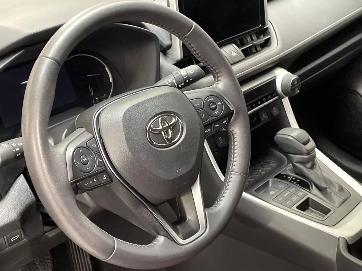 Toyota RAV4 2025 — photo 11