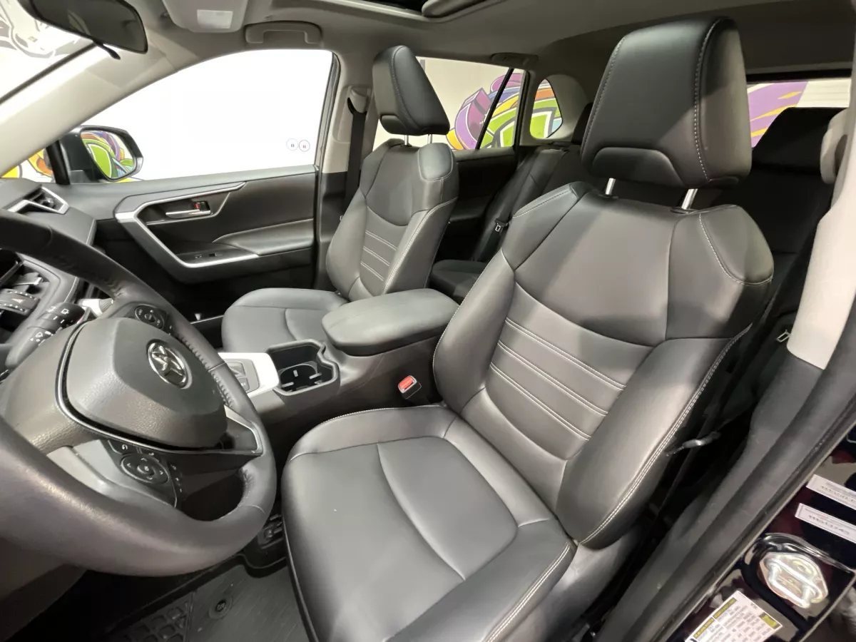 Toyota RAV4 2025 — photo 13