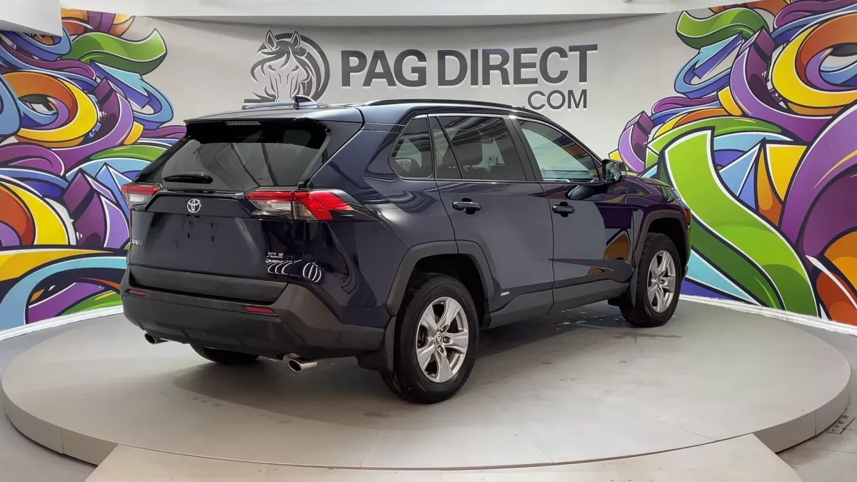 Toyota RAV4 2025 — photo 8