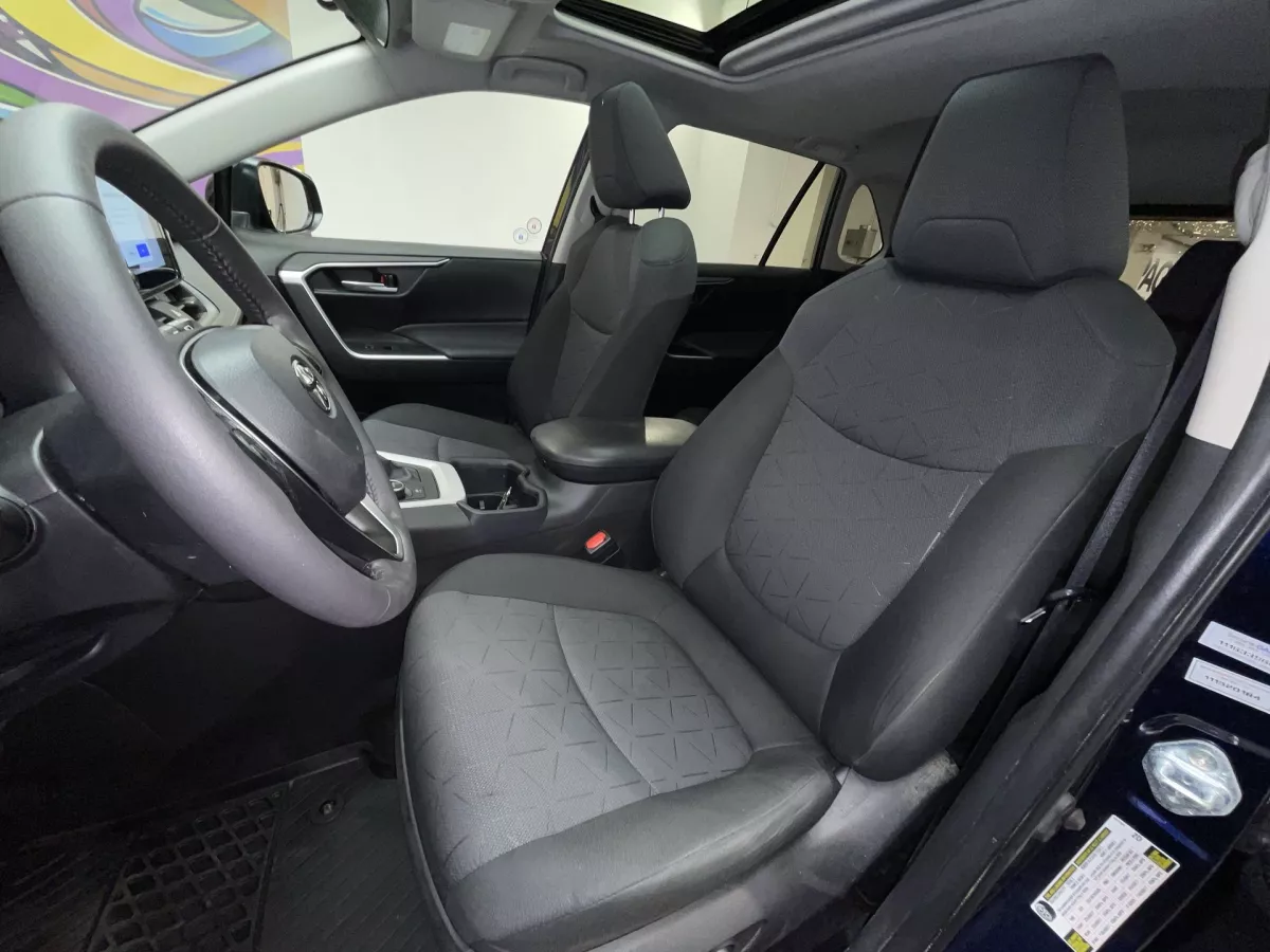Toyota RAV4 2025 — photo 13
