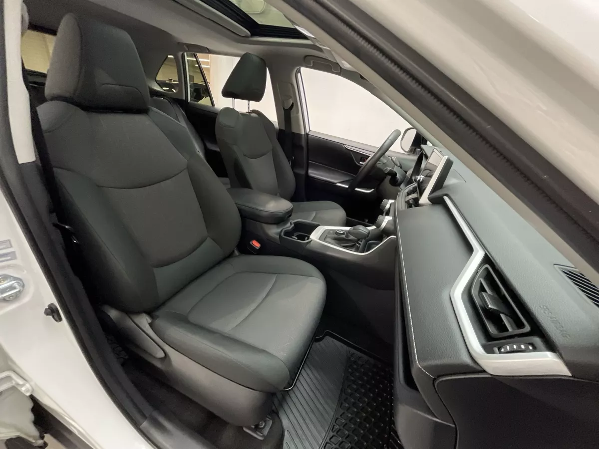Toyota RAV4 2025 — photo 27