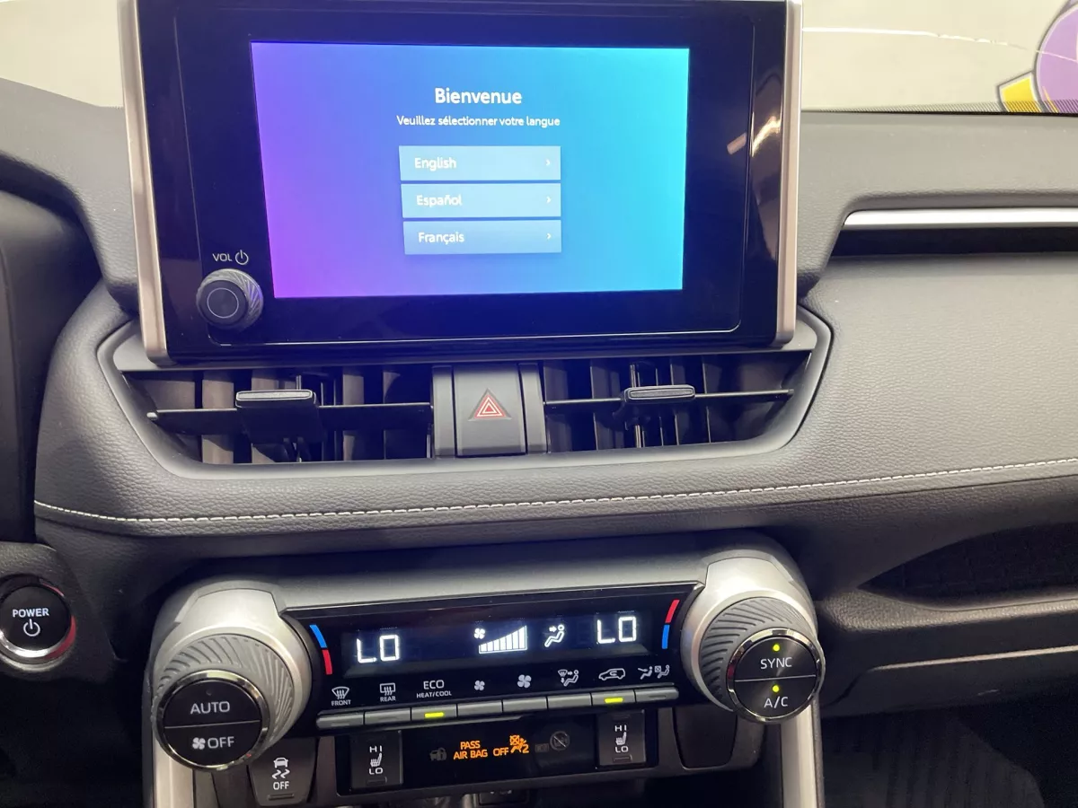 Toyota RAV4 2025 — photo 12