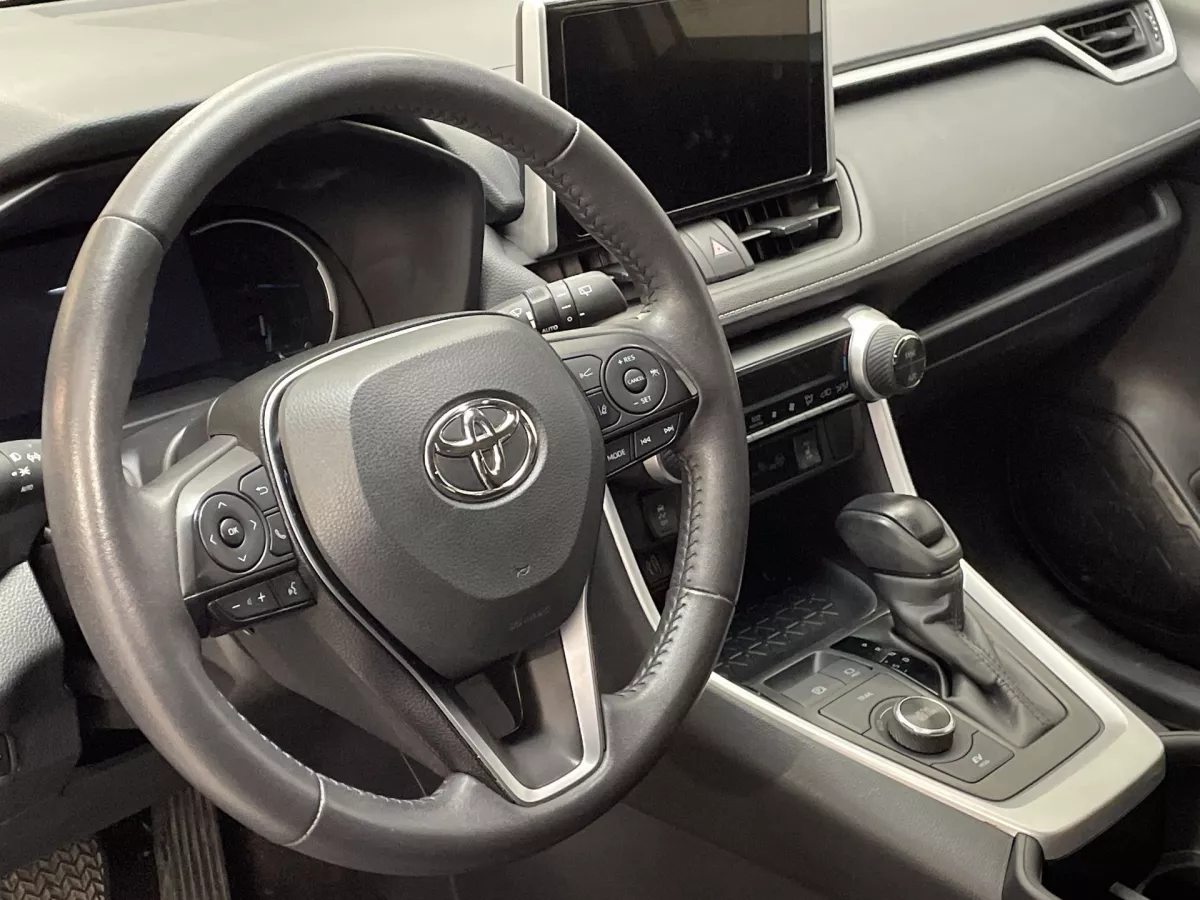 Toyota RAV4 2025 — photo 11