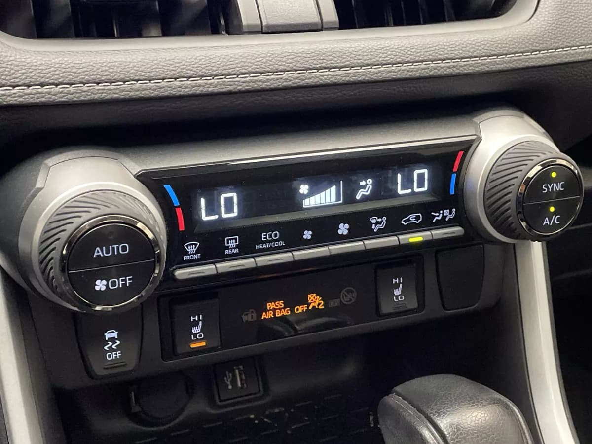 Toyota RAV4 2025 — photo 17