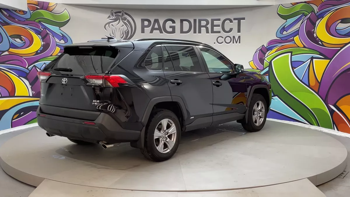 Toyota RAV4 2025 — photo 8