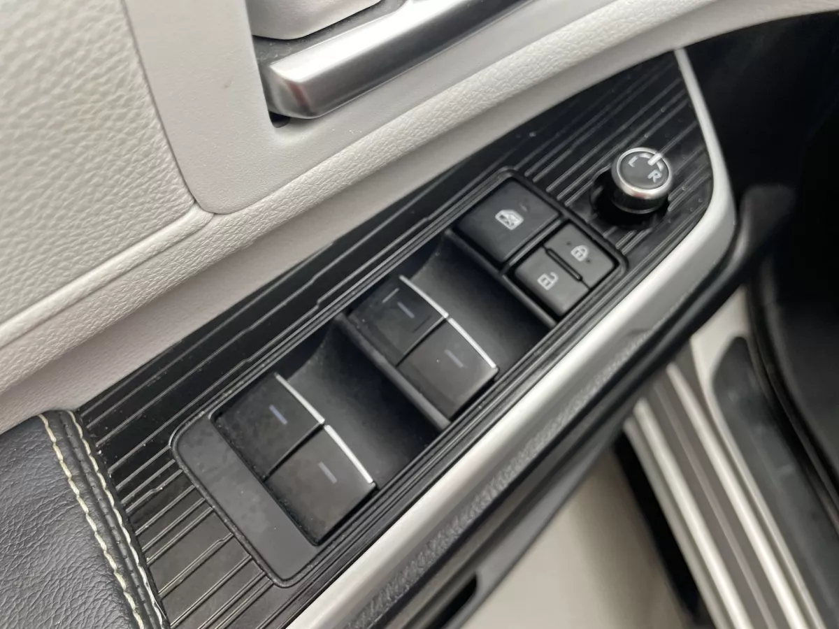 Toyota Sienna 2025 — photo 15