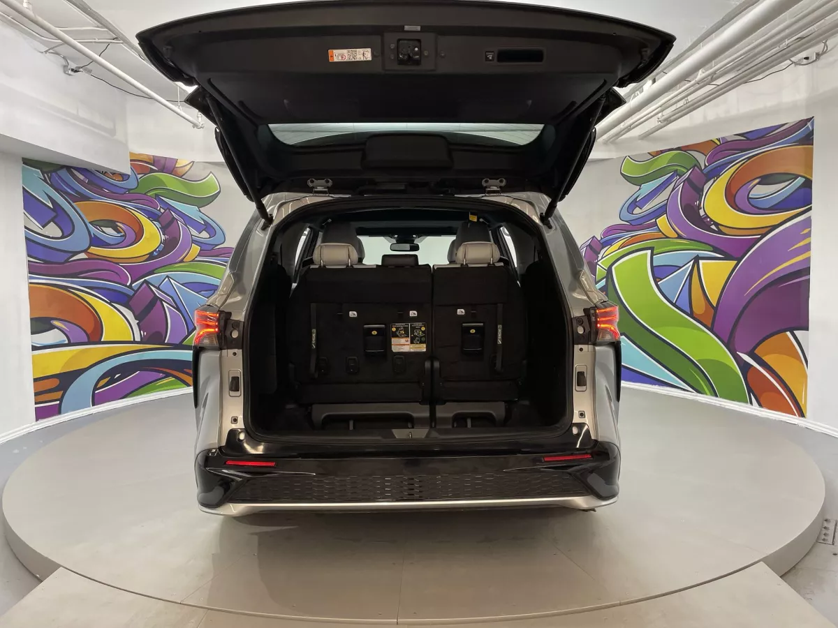 Toyota Sienna 2025 — photo 21
