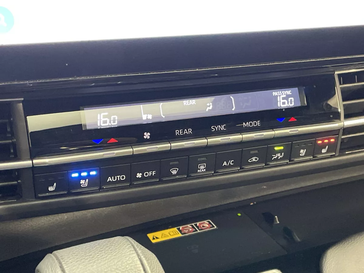 Toyota Sienna 2025 — photo 17