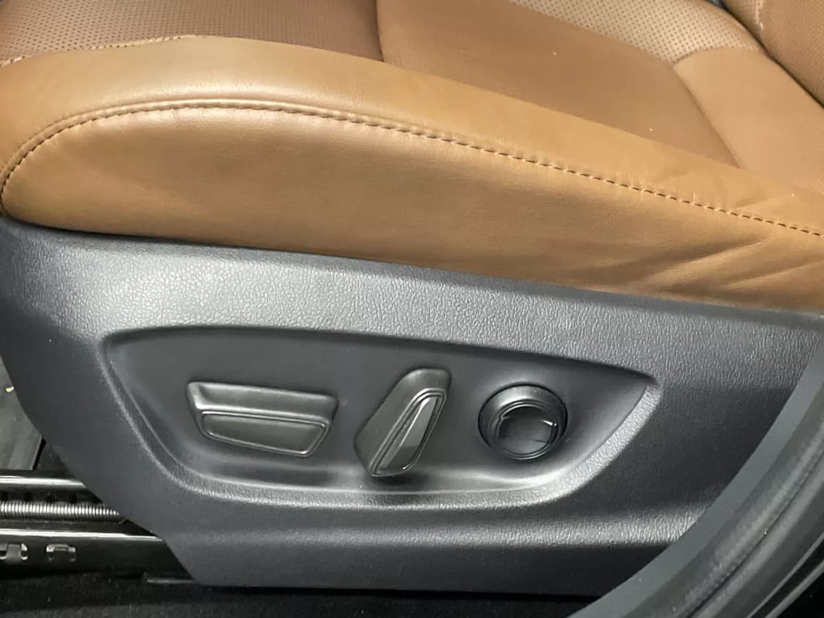 Toyota Crown Signia 2025 — photo 14