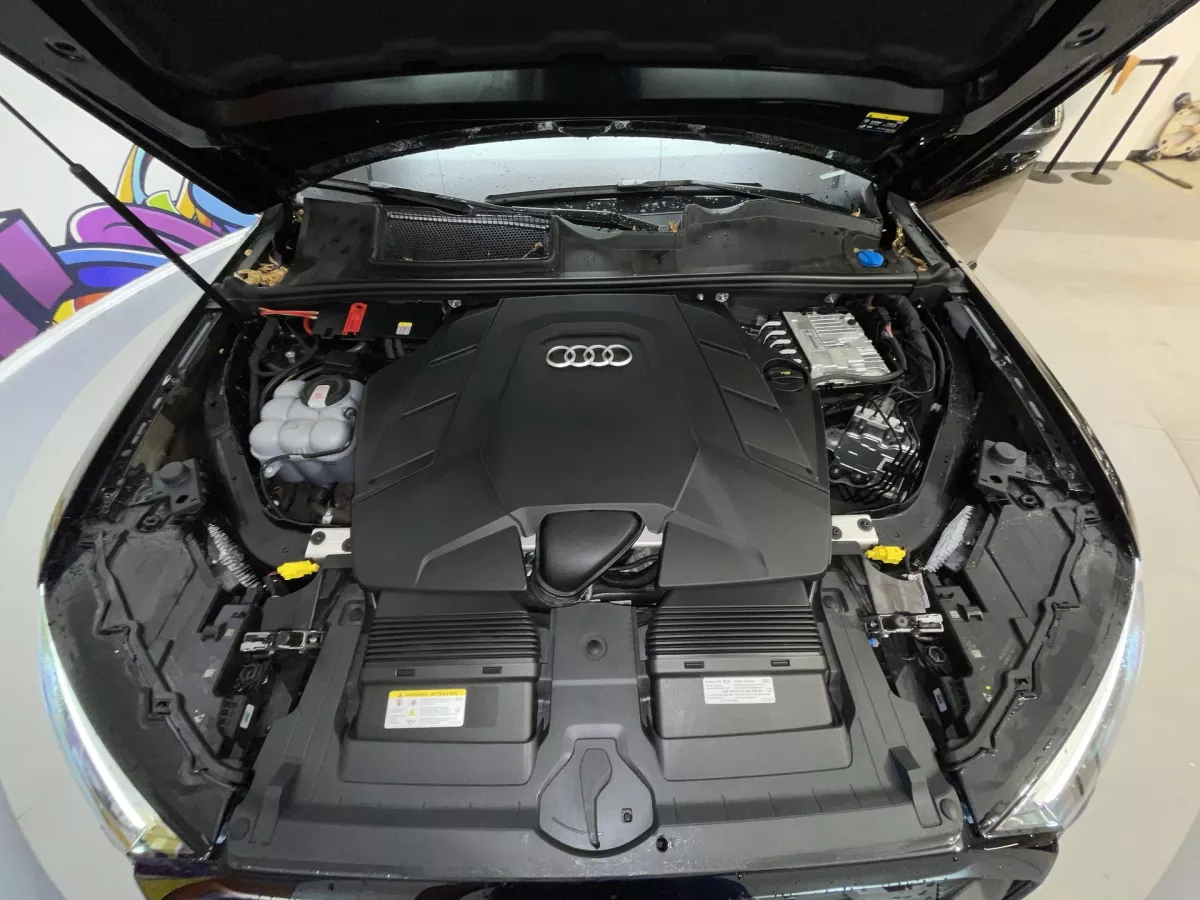 Audi Q7 2025 — photo 18