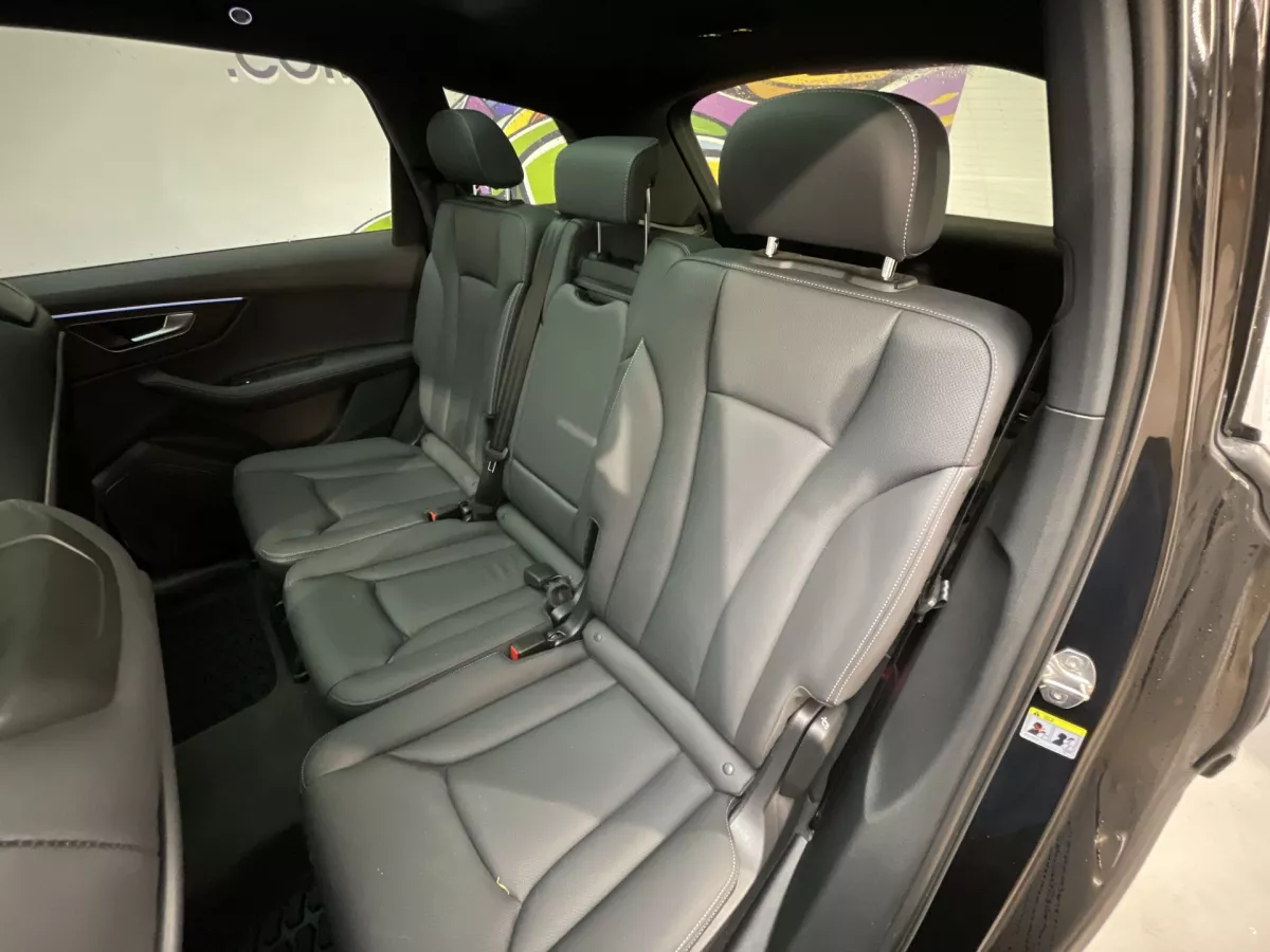 Audi Q7 2025 — photo 25