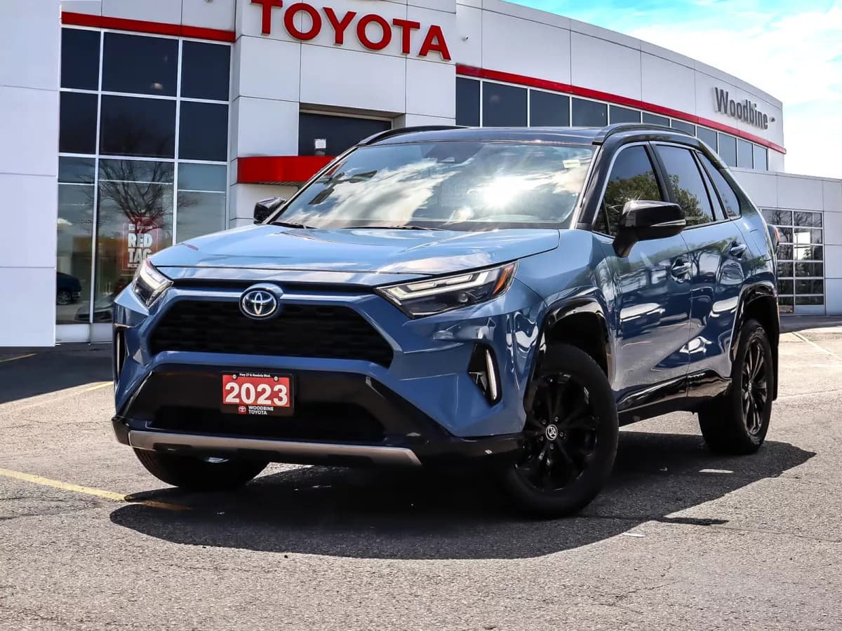 Toyota RAV4 2023 Cavalry Blue w/ BLK Roof à vendre à Etobicoke