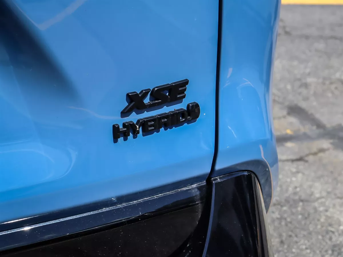 Toyota RAV4 2023 — photo 23