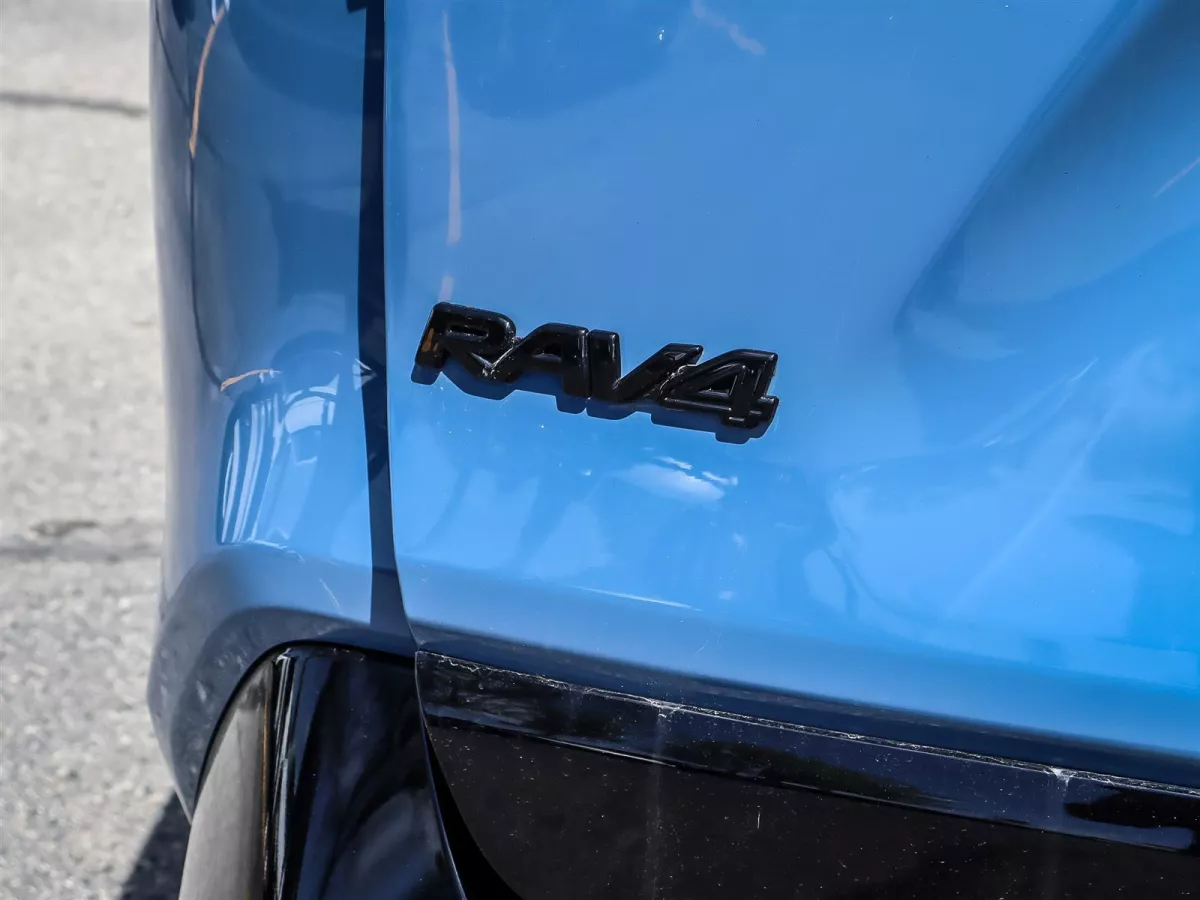 Toyota RAV4 2023 — photo 22