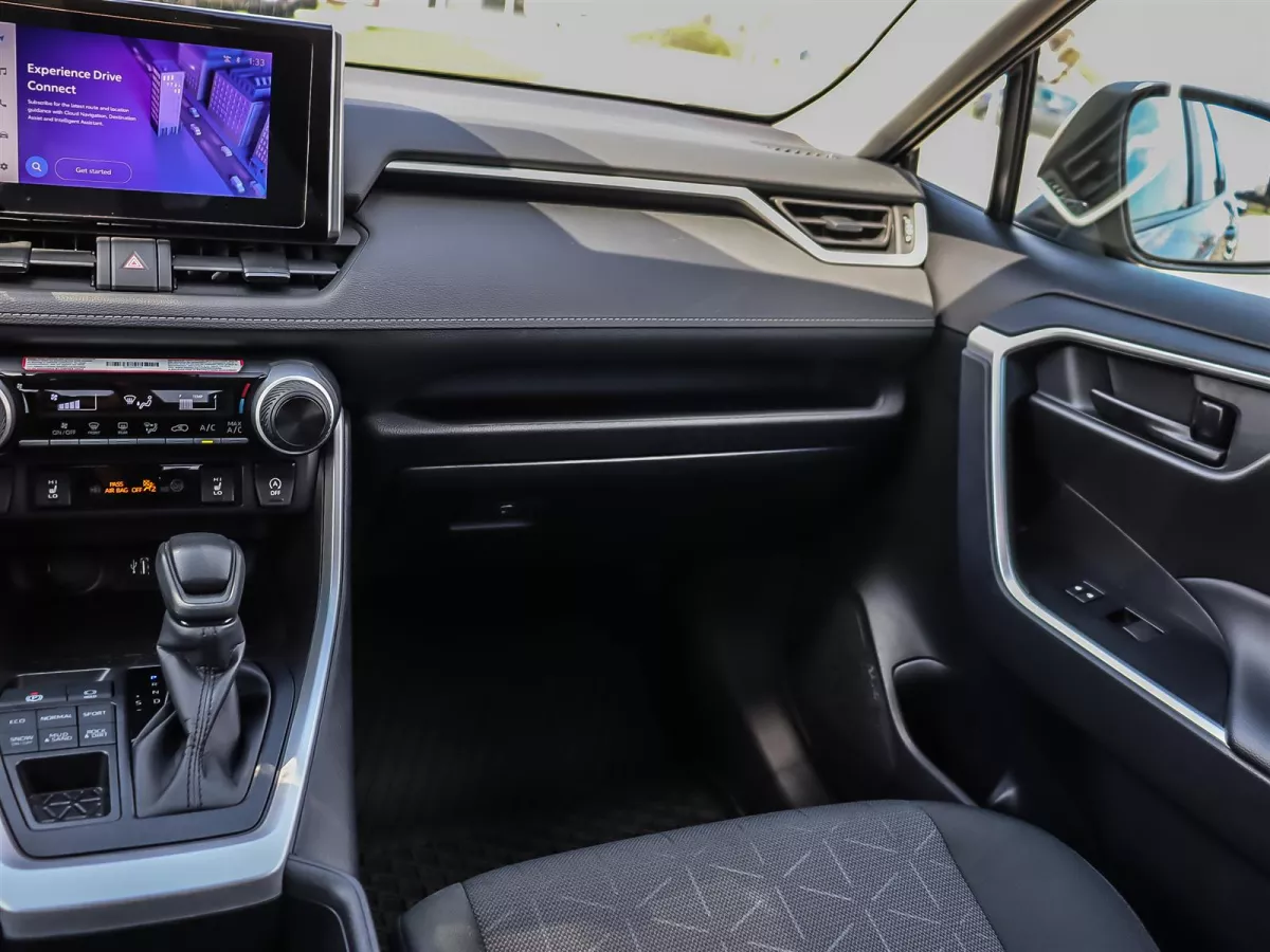 Toyota RAV4 2025 — photo 16