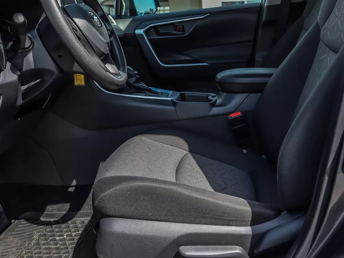 Toyota RAV4 2025 — photo 10