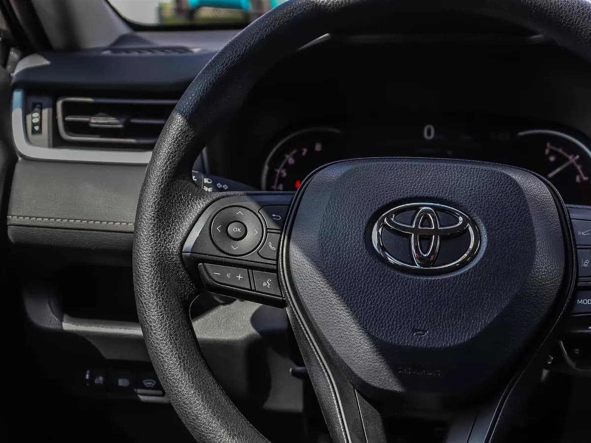 Toyota RAV4 2025 — photo 12