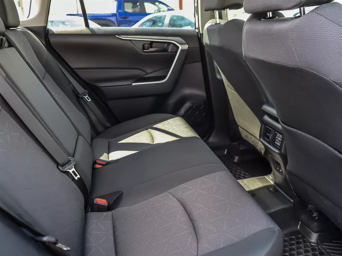 Toyota RAV4 2025 — photo 19