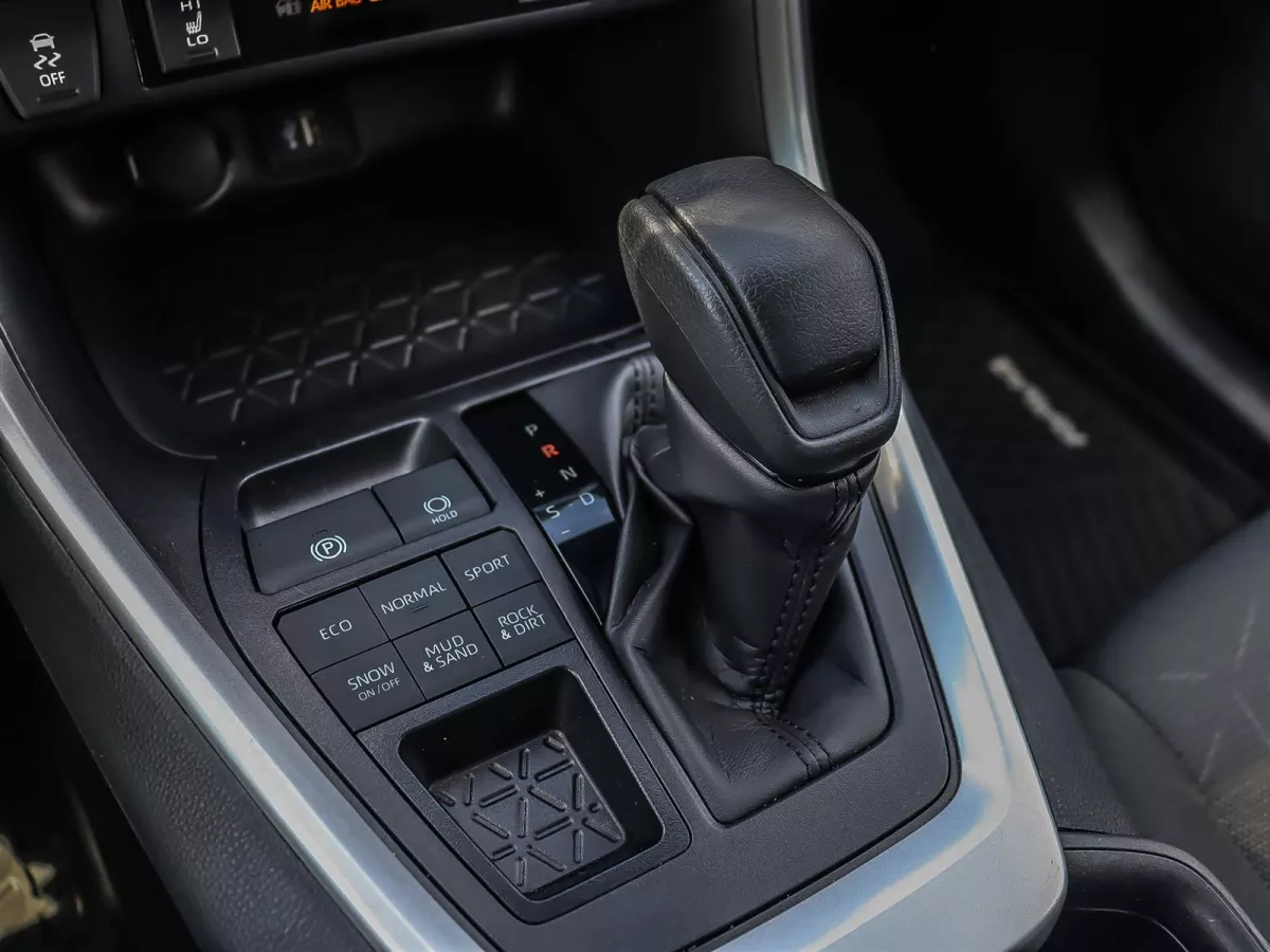 Toyota RAV4 2025 — photo 26