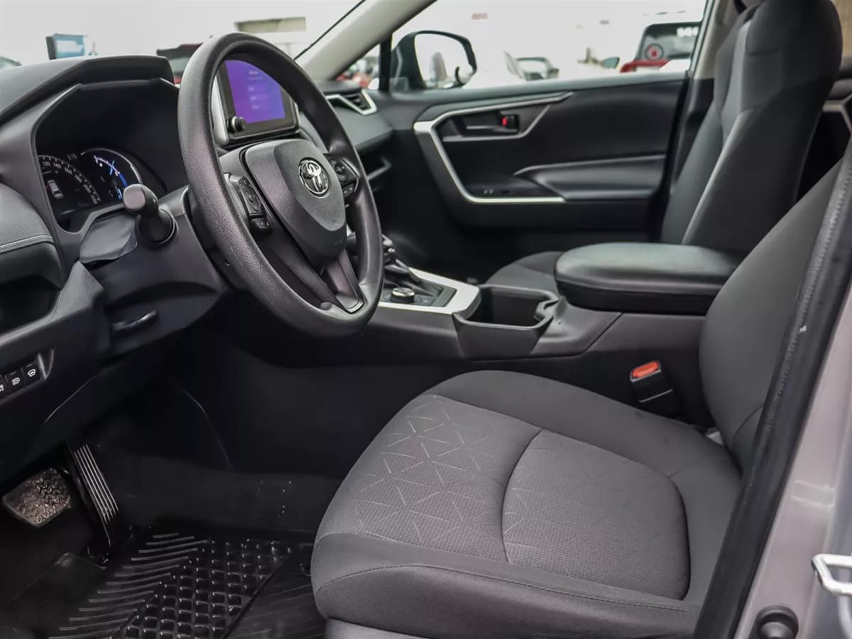 Toyota RAV4 2024 — photo 9