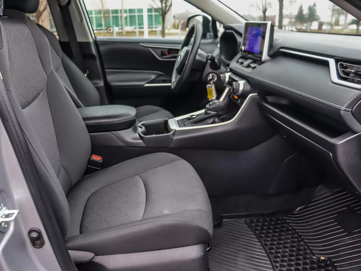Toyota RAV4 2024 — photo 16
