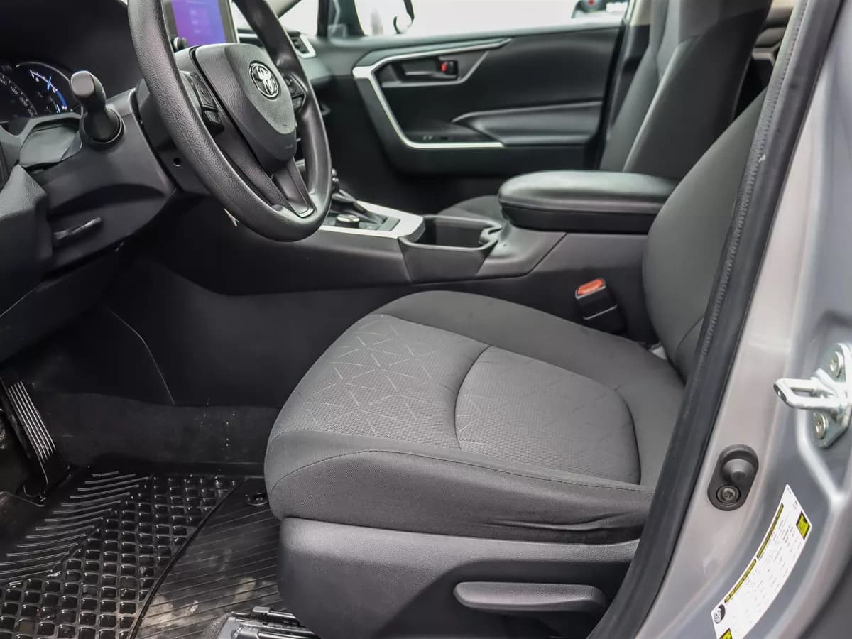 Toyota RAV4 2024 — photo 10