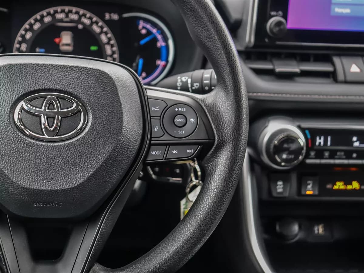 Toyota RAV4 2024 — photo 13