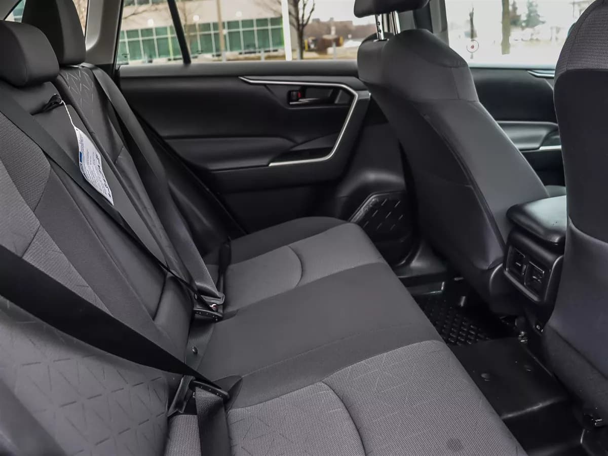 Toyota RAV4 2024 — photo 18