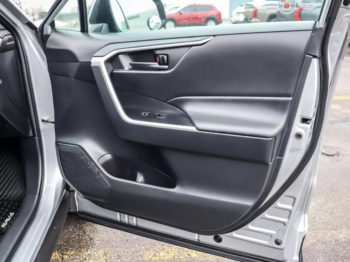Toyota RAV4 2024 — photo 17