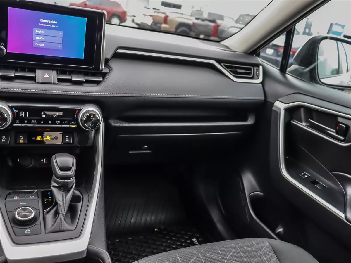 Toyota RAV4 2024 — photo 15