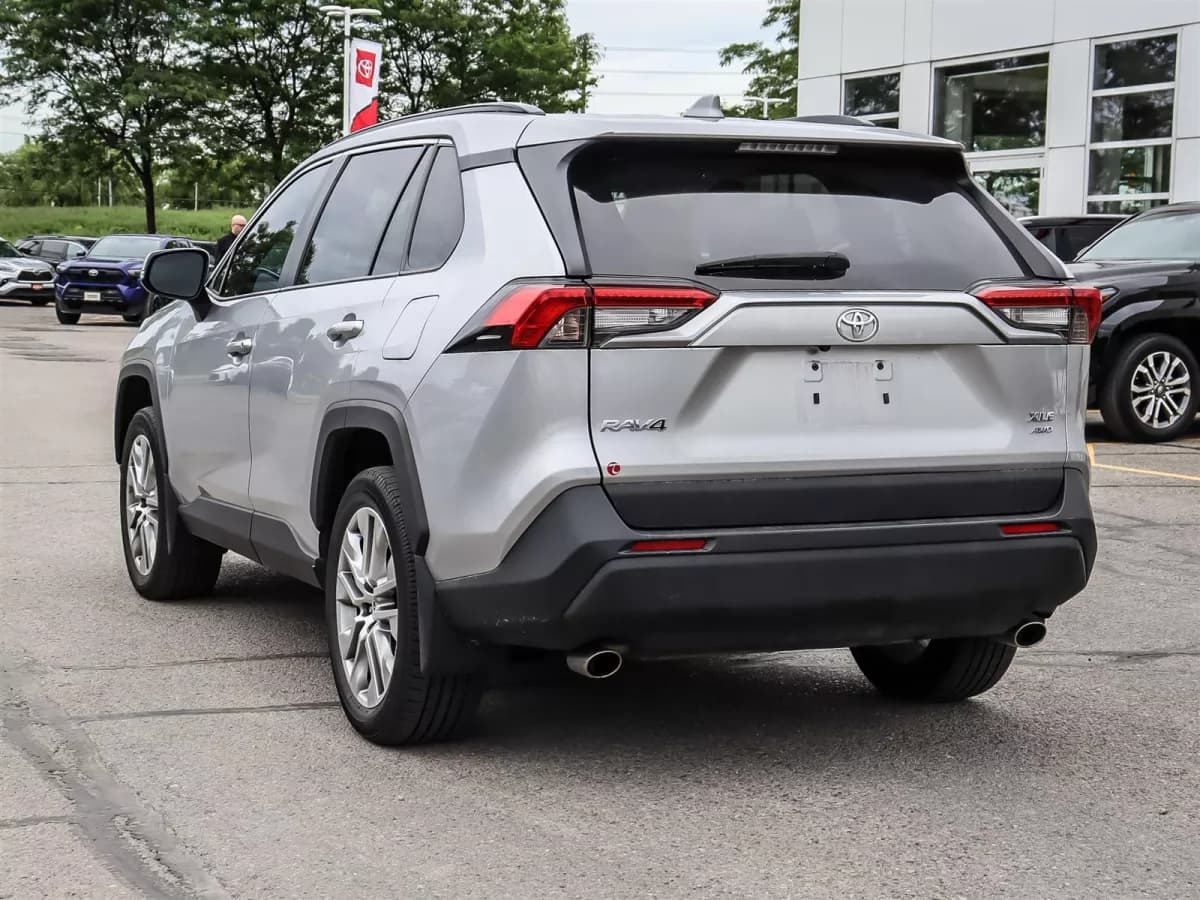 Toyota RAV4 2023 — photo 5